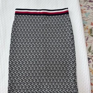Timmy Hilfiger Black and White Patterned Pencil Skirt